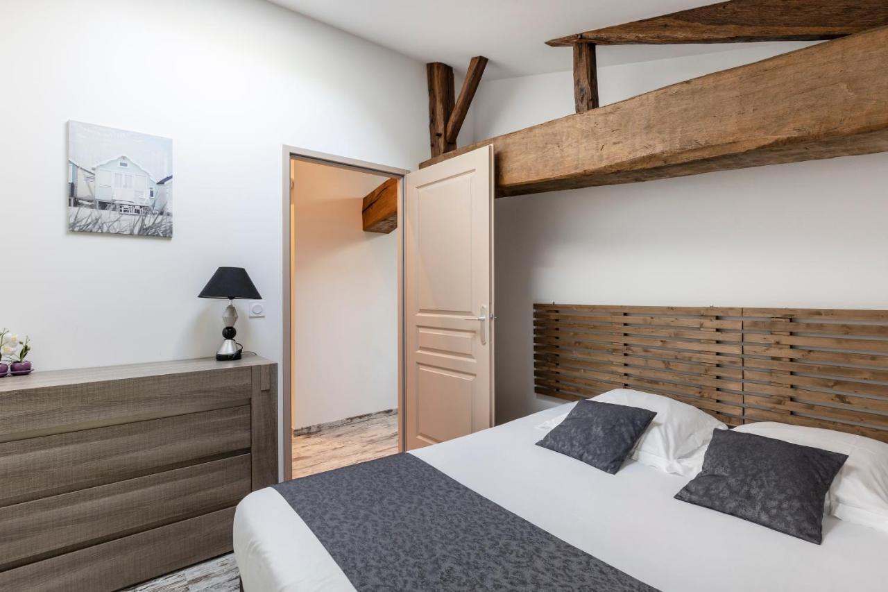 Chambres D'Hotes Chateau Pierre De Montignac Civrac-en-Medoc Bagian luar foto