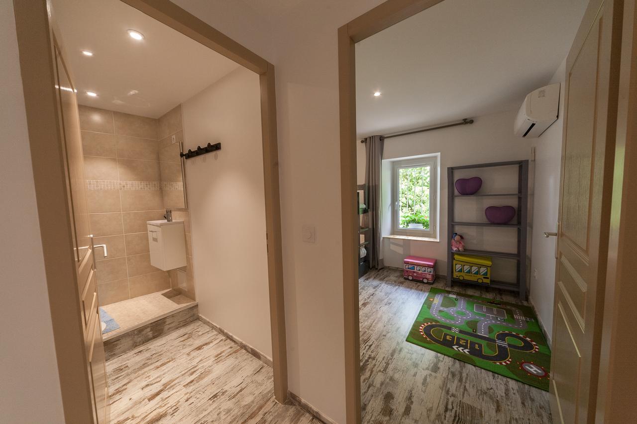 Chambres D'Hotes Chateau Pierre De Montignac Civrac-en-Medoc Bagian luar foto